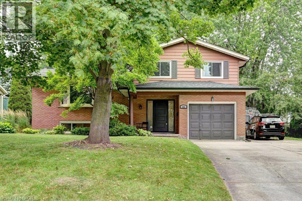 163 Chelford Crescent