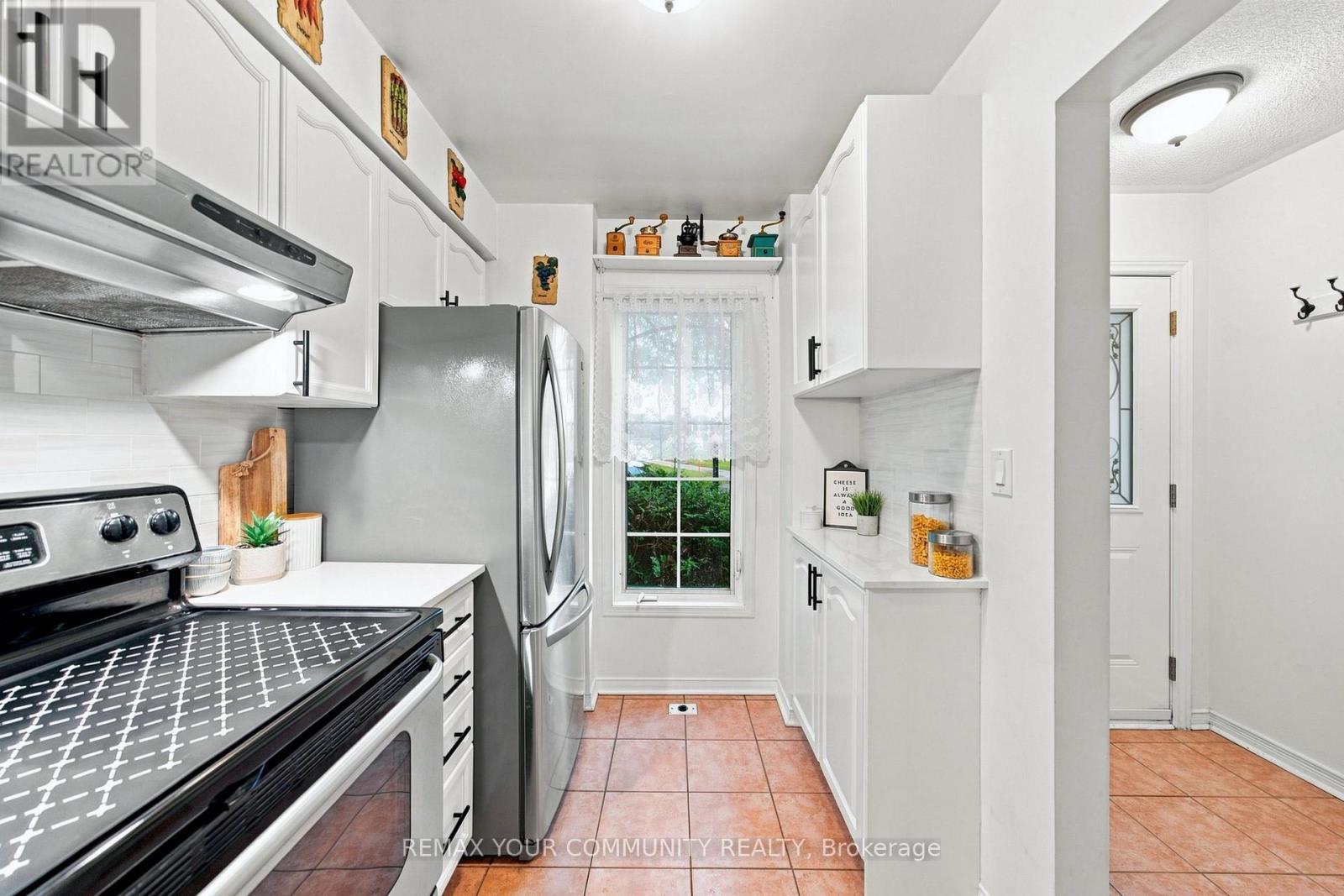 11 - 210 Manitoba Street, Toronto, Ontario  M8Y 4G7 - Photo 6 - W13660894