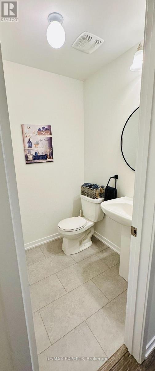 1541 Wheatcroft Drive, Oshawa, Ontario L1L 0W5 - Photo 4 - E13179560
