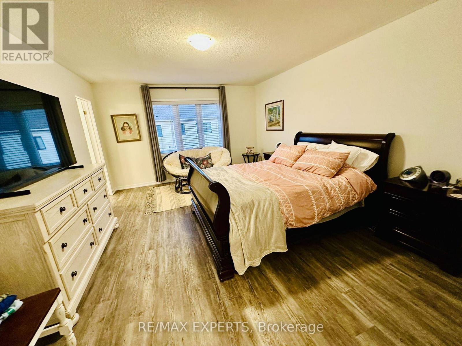 1541 Wheatcroft Drive, Oshawa, Ontario L1L 0W5 - Photo 11 - E13179560