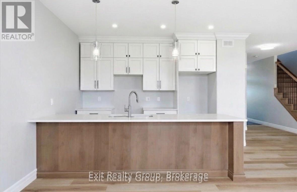 93 Wims Way, Belleville, Ontario  K8N 0H7 - Photo 3 - X13421460