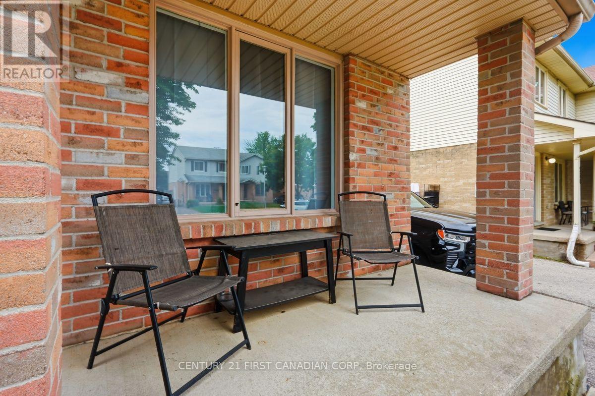212 Martinet Avenue, London East, Ontario  N5V 4K2 - Photo 7 - X13658154