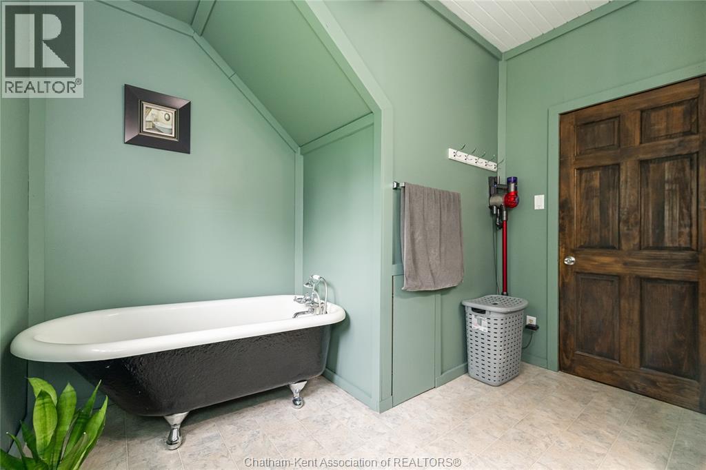 22589 Merlin Road, Fletcher, Ontario  N0P 1W0 - Photo 22 - 26019075
