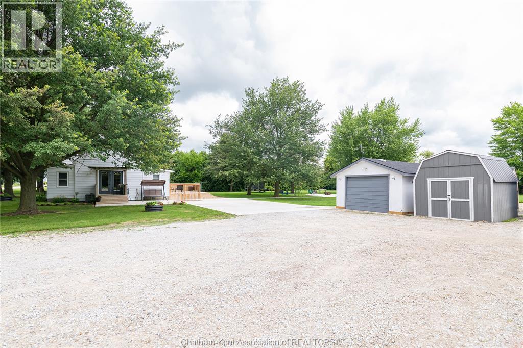 22589 Merlin Road, Fletcher, Ontario  N0P 1W0 - Photo 4 - 26019075
