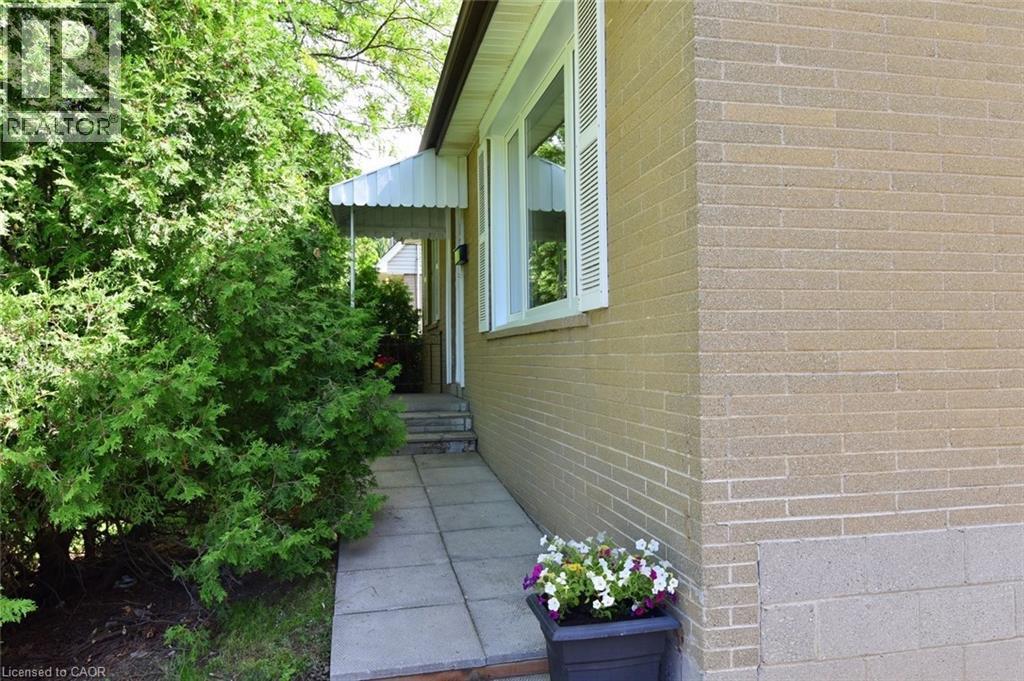 107 West 32nd Street, Hamilton, Ontario  L9C 5G8 - Photo 3 - 40842958