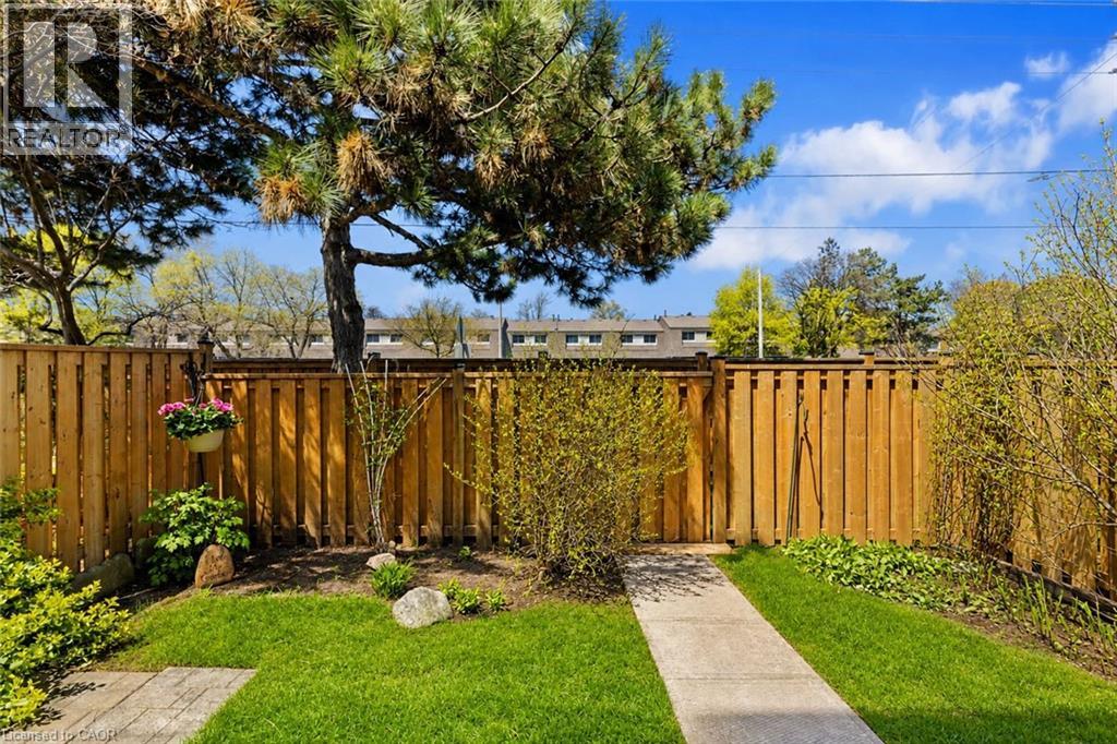2825 Gananoque Drive Unit# 11, Mississauga, Ontario  L5N 1V6 - Photo 30 - 40854040