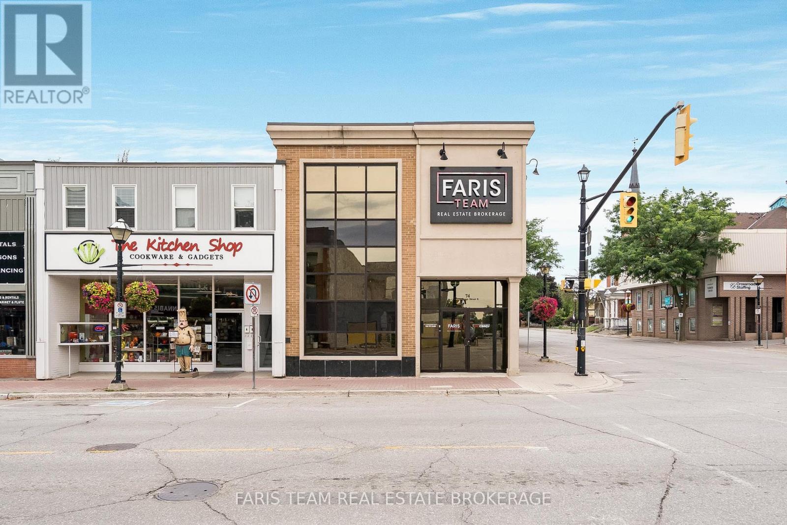 74 MISSISSAGA STREET E, Orillia, Ontario