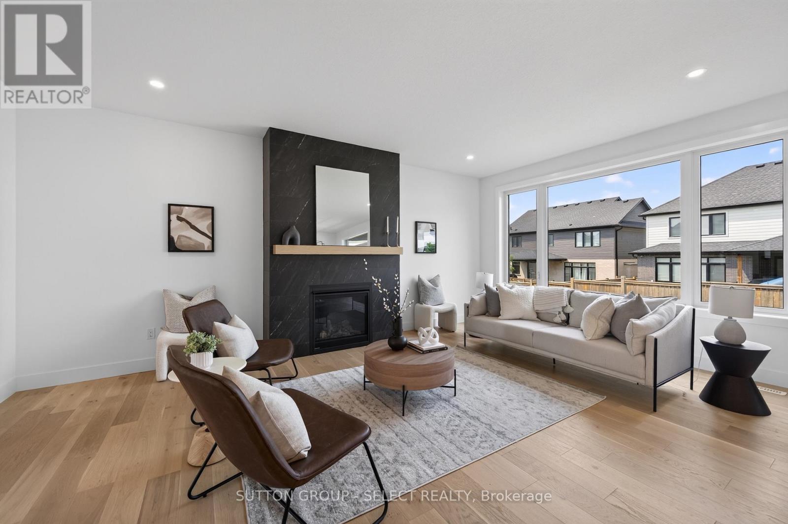 1898 Fountain Grass Drive, London South, Ontario  N6K 0M2 - Photo 6 - X12737996