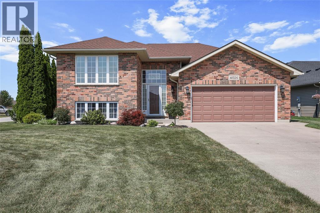4026 Applewood Drive, Petrolia, Ontario  N0N 1R0 - Photo 1 - 26019221
