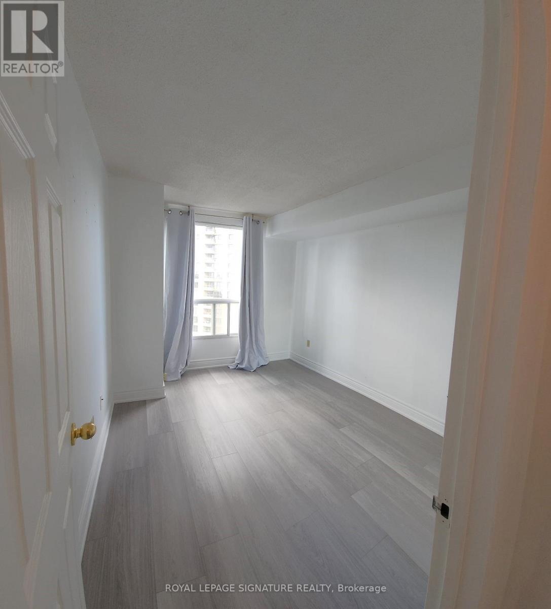 1103 - 5 Concorde Place, Toronto, Ontario M3C 3M8 - Photo 10 - C13660970