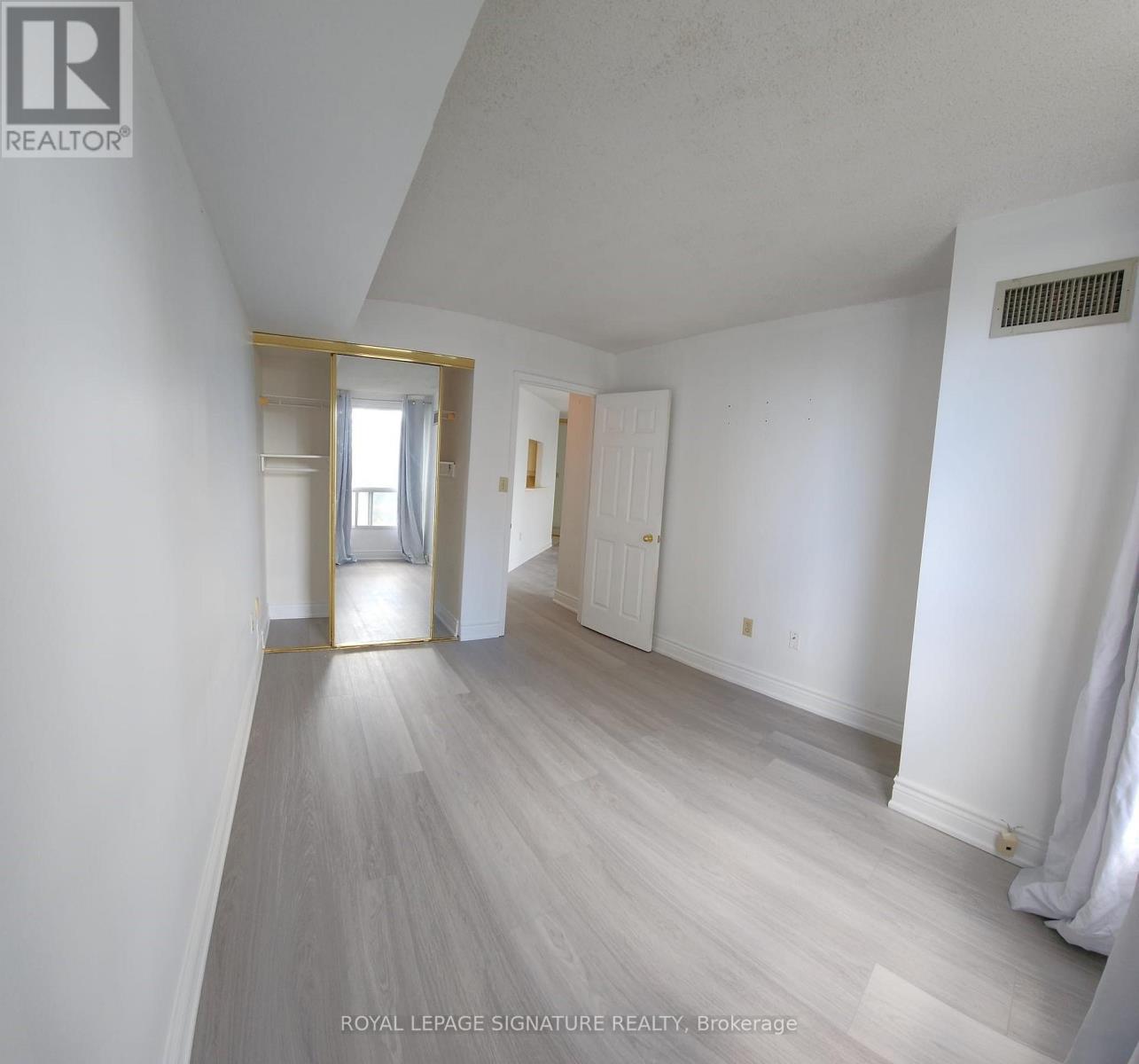 1103 - 5 Concorde Place, Toronto, Ontario M3C 3M8 - Photo 11 - C13660970