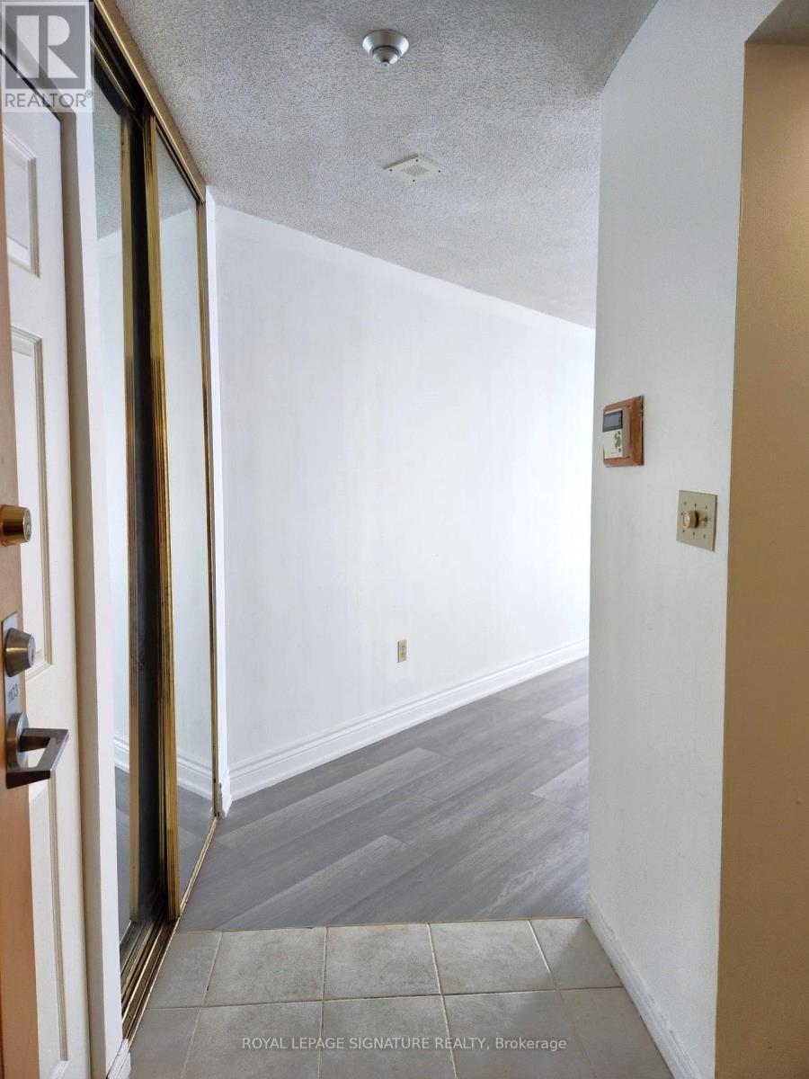 1103 - 5 Concorde Place, Toronto, Ontario M3C 3M8 - Photo 3 - C13660970