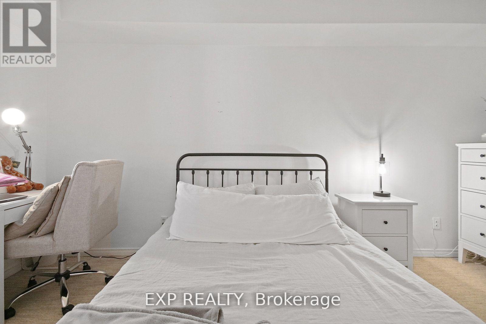 808 - 25 The Esplanade, Toronto, Ontario  M5E 1W5 - Photo 23 - C13661006