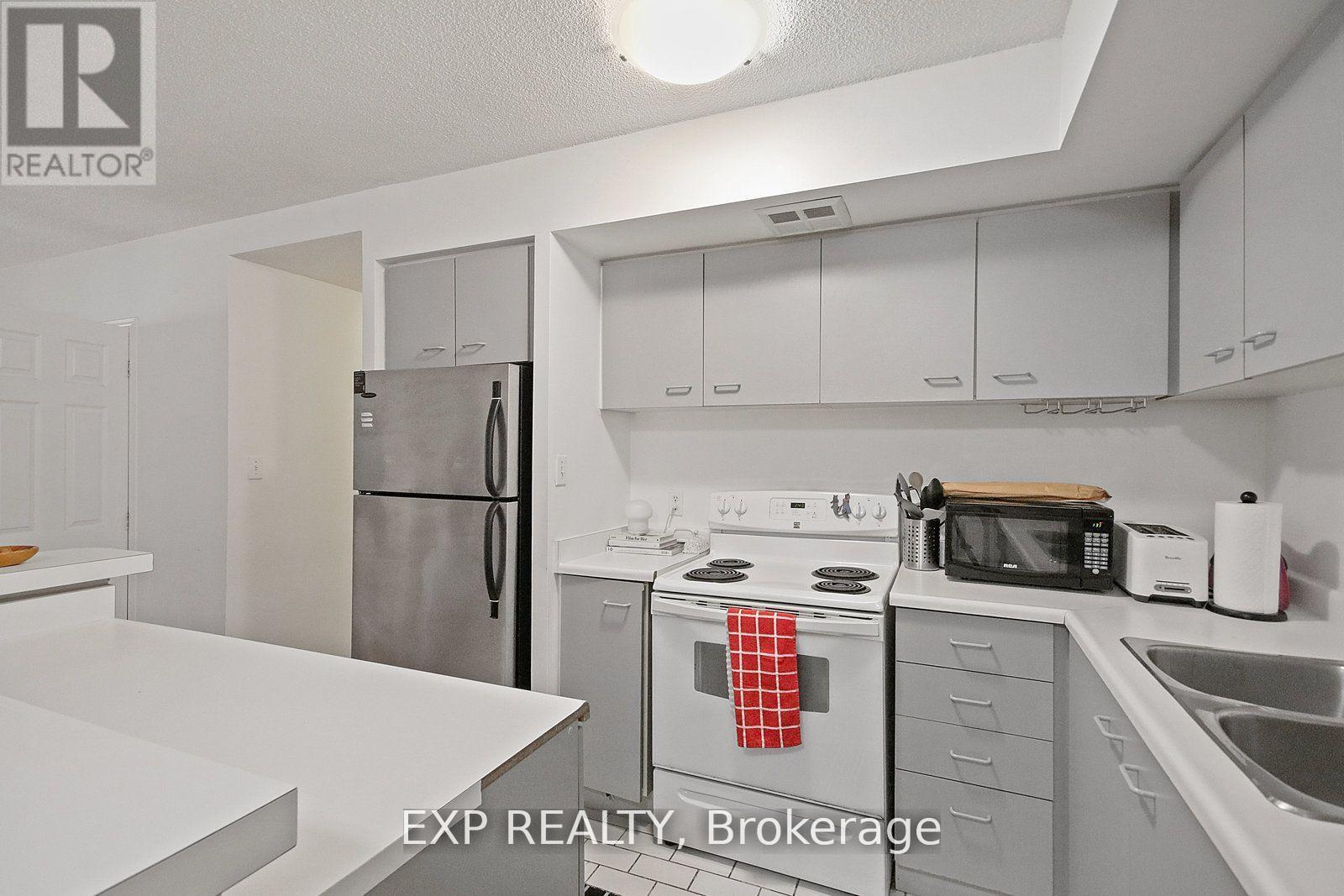 808 - 25 The Esplanade, Toronto, Ontario  M5E 1W5 - Photo 7 - C13661006