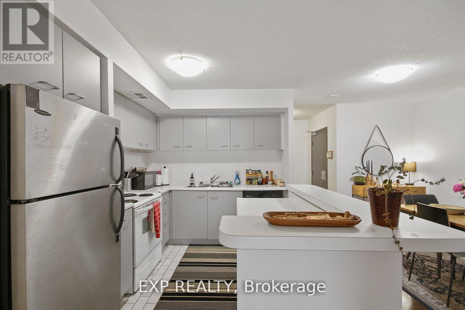 808 - 25 The Esplanade, Toronto, Ontario  M5E 1W5 - Photo 8 - C13661006