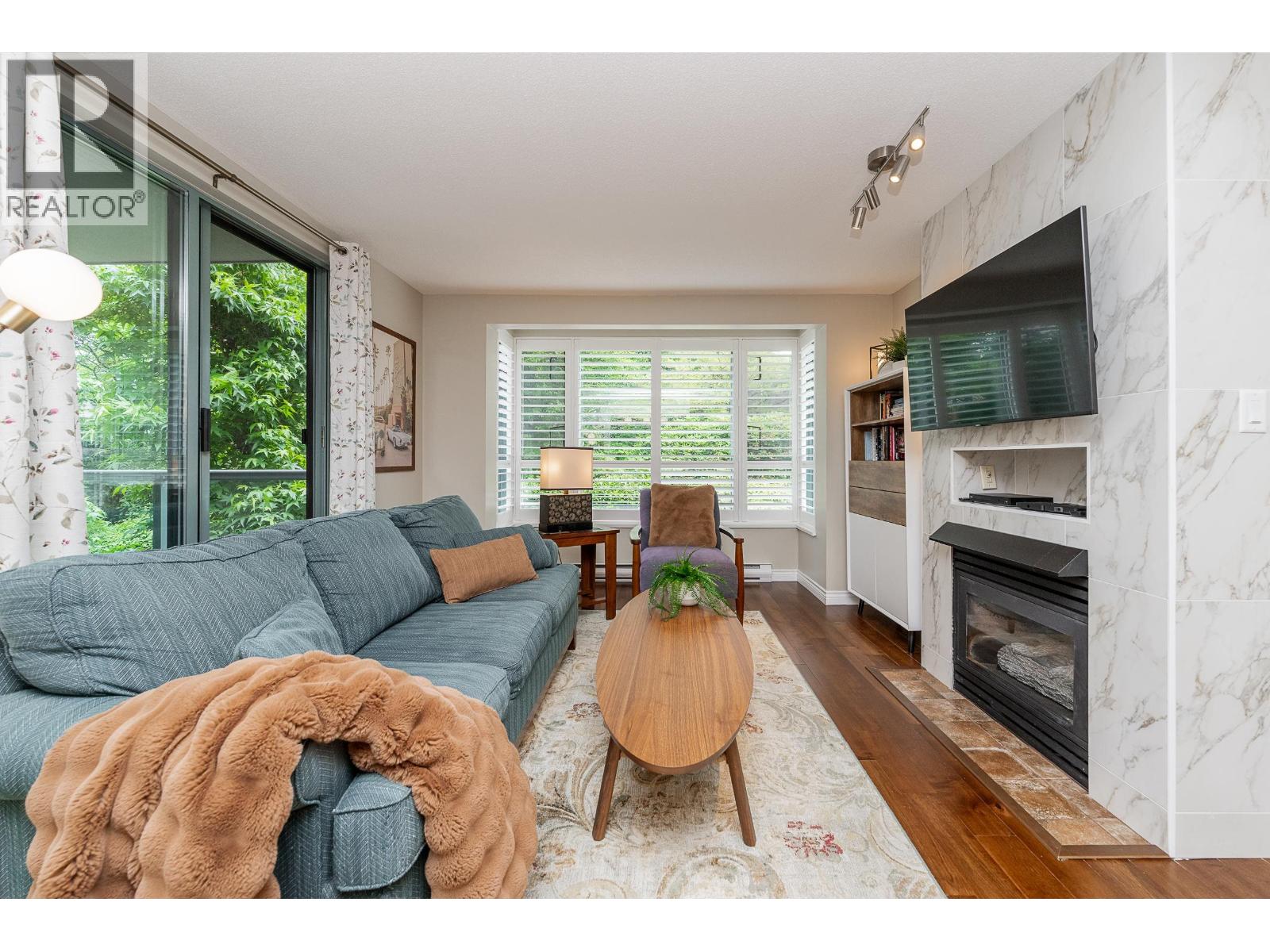 304 220 NEWPORT DRIVE, Port Moody, British Columbia