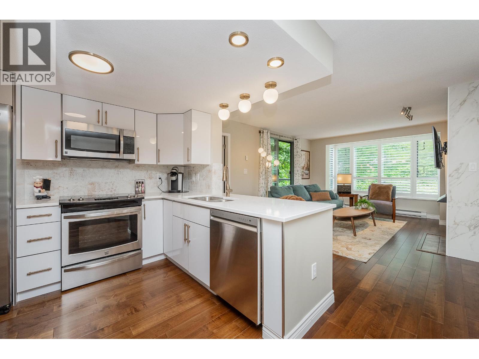 304 220 Newport Drive, Port Moody, British Columbia  V3H 5B8 - Photo 4 - R3137021