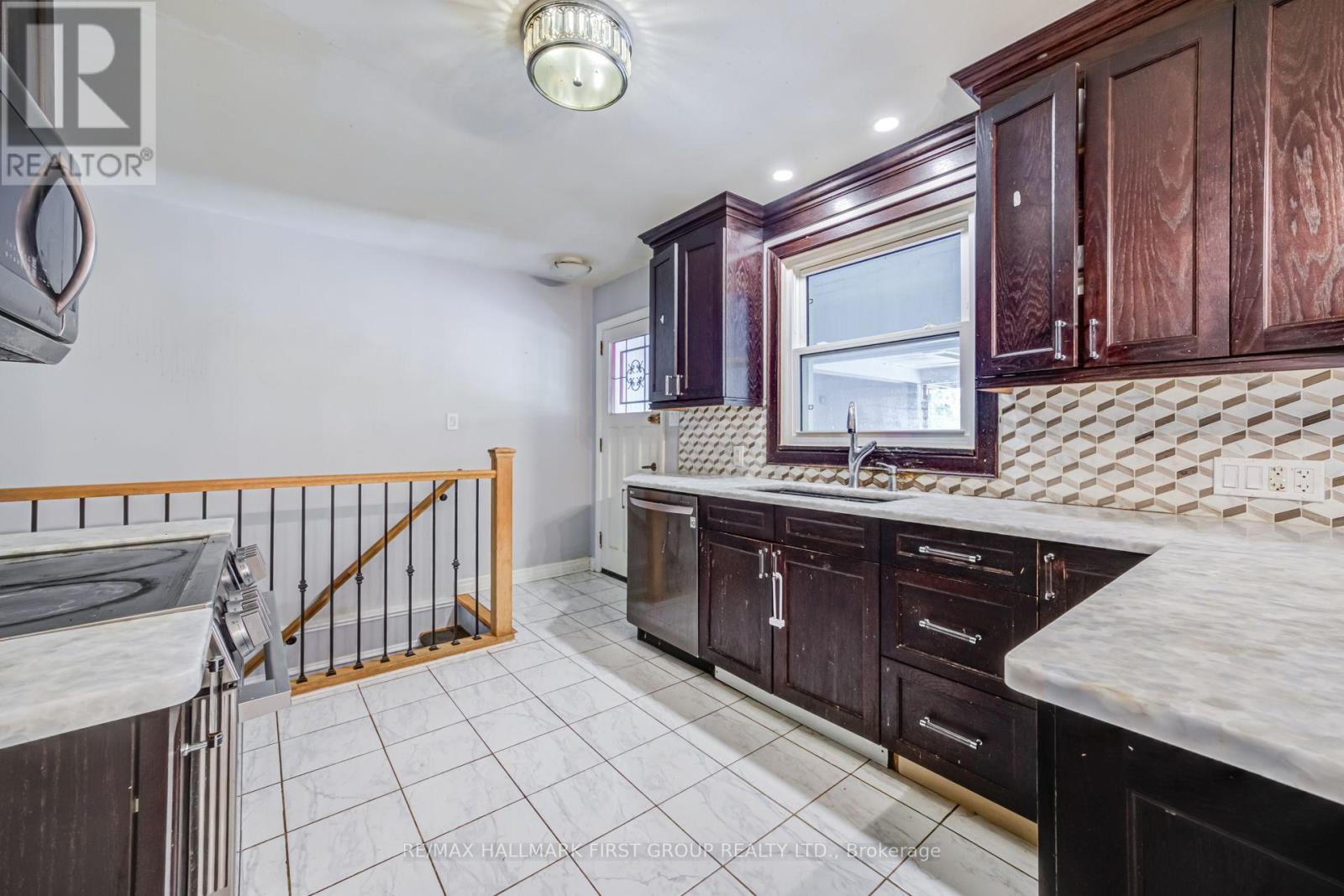 180 Sherwood Avenue, Oshawa, Ontario L1G 3L8 - Photo 10 - E13661038