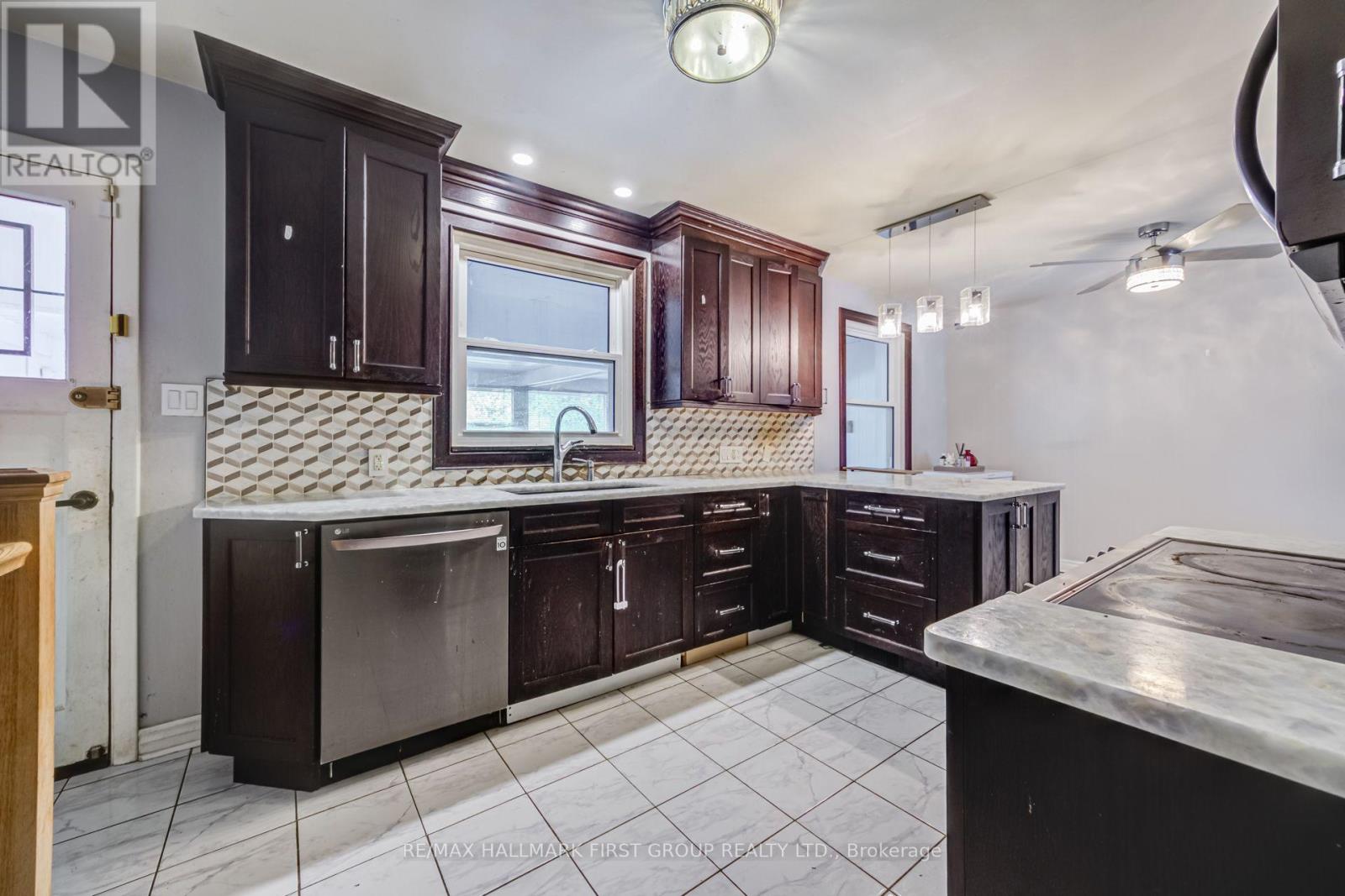 180 Sherwood Avenue, Oshawa, Ontario L1G 3L8 - Photo 8 - E13661038