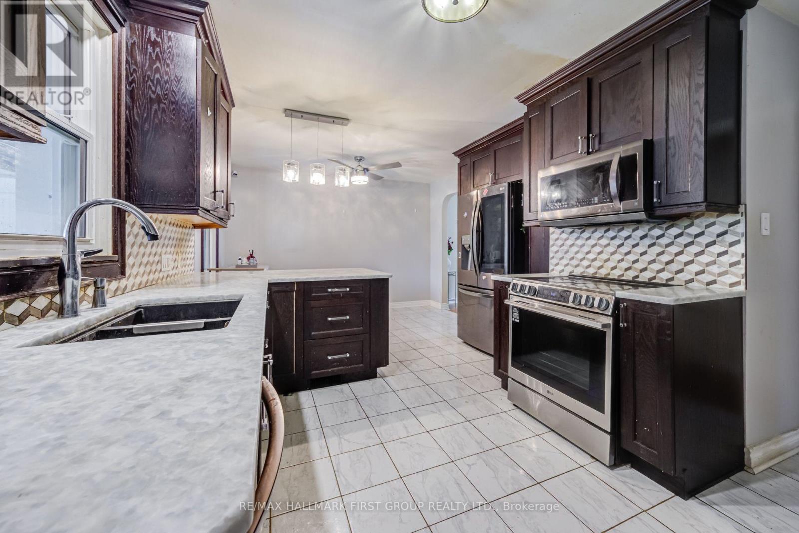 180 Sherwood Avenue, Oshawa, Ontario L1G 3L8 - Photo 9 - E13661038