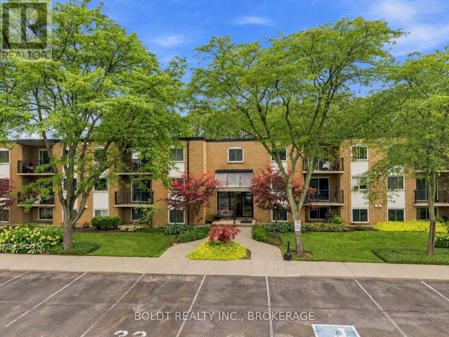 110 - 6 Westlake Lane, St. Catharines, Ontario L2N 5S3 - Photo 1 - X13655164