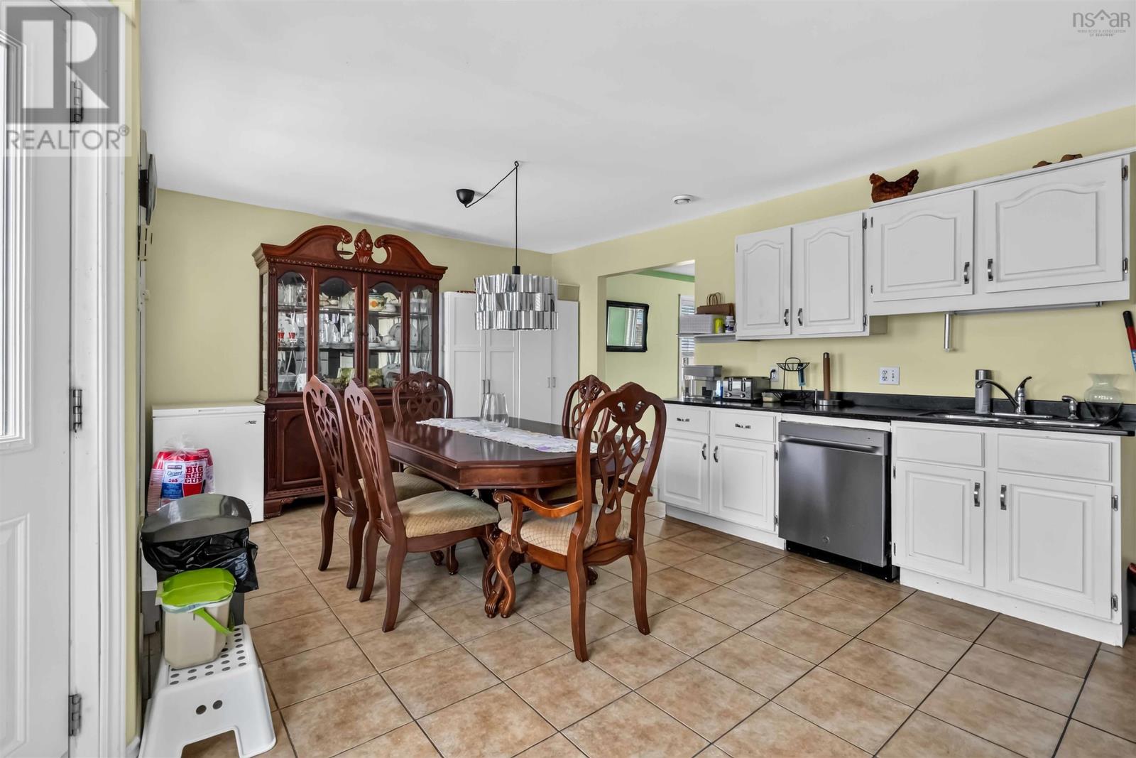 131 Pinewood Crescent, Cole Harbour, Nova Scotia  B2V 2P9 - Photo 8 - 202620238