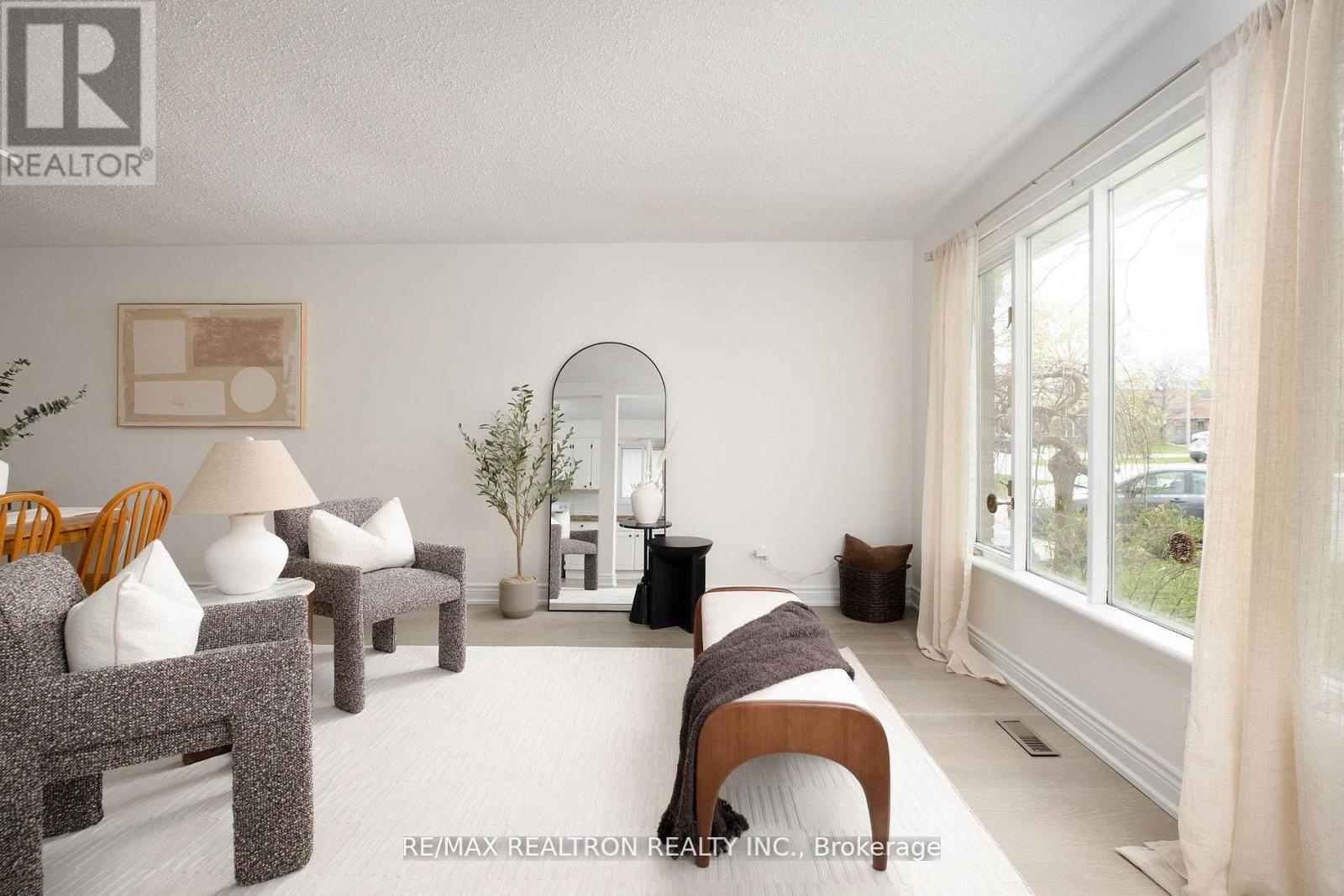 8 Courtice Crescent, Collingwood, Ontario  L9Y 4G1 - Photo 3 - S13661030