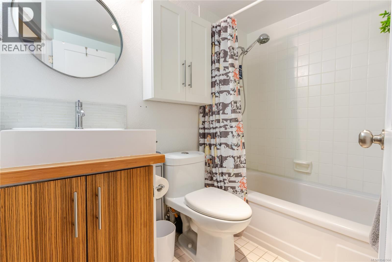 101 250 Douglas St, Victoria, British Columbia  V8V 2P4 - Photo 17 - 1046564