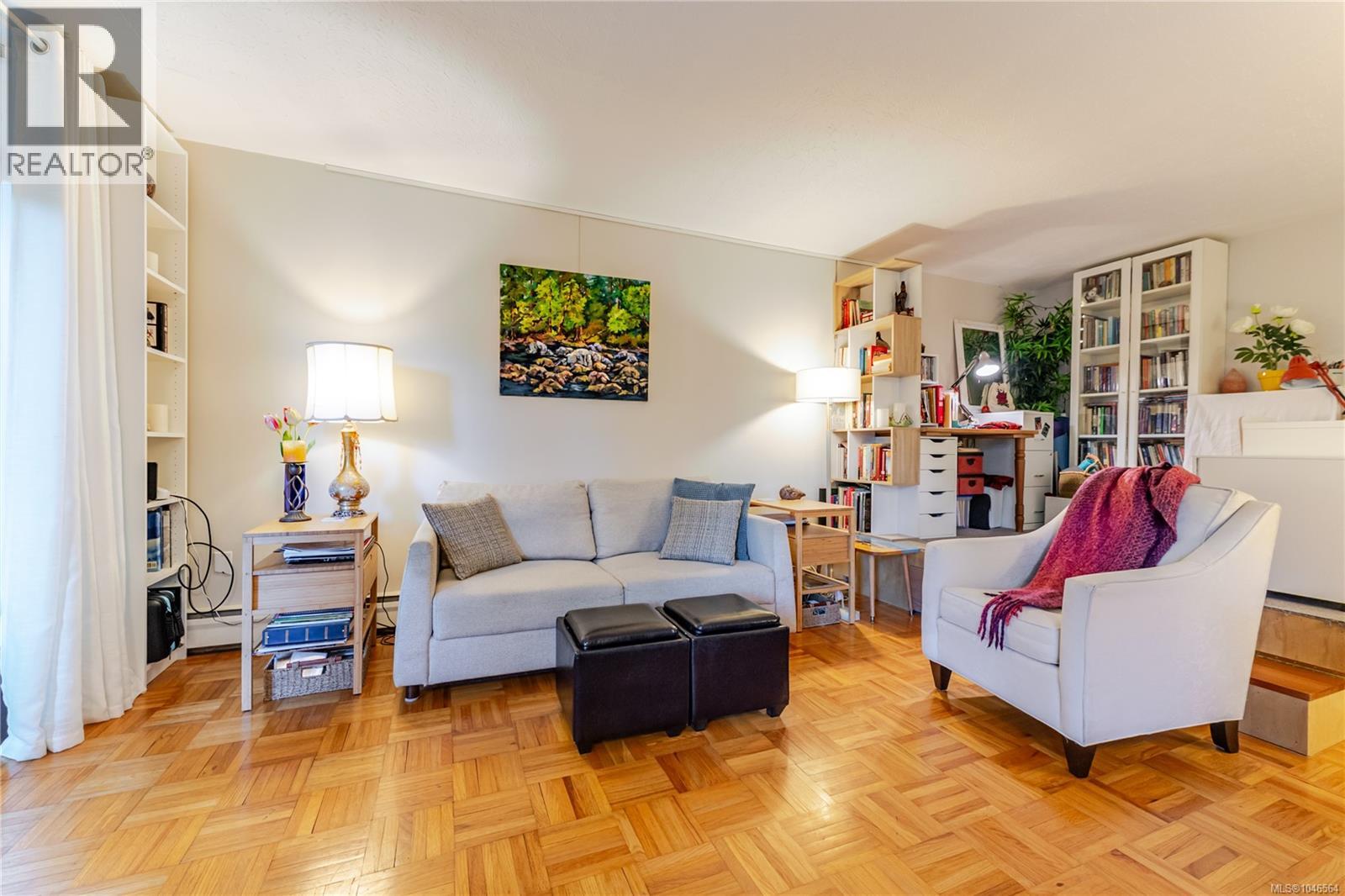 101 250 Douglas St, Victoria, British Columbia  V8V 2P4 - Photo 4 - 1046564