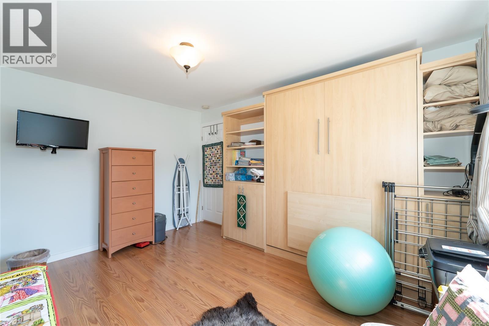 9392 Brookwood Dr, Sidney, British Columbia  V8L 4H3 - Photo 16 - 1046472