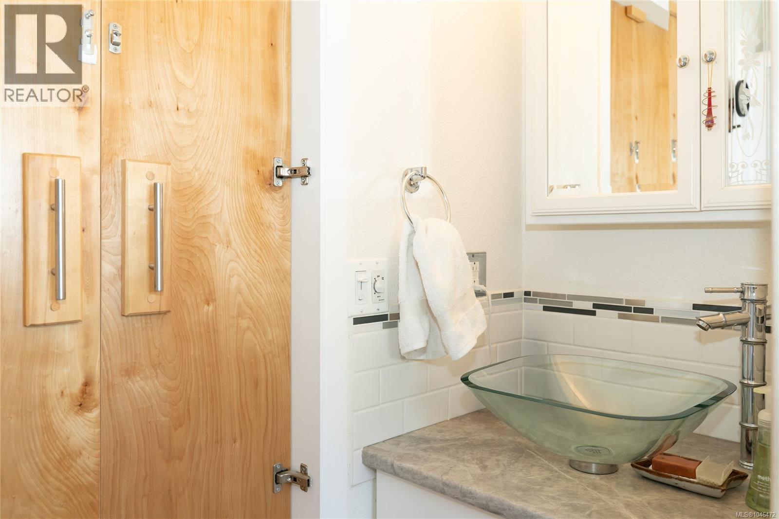 9392 Brookwood Dr, Sidney, British Columbia  V8L 4H3 - Photo 25 - 1046472