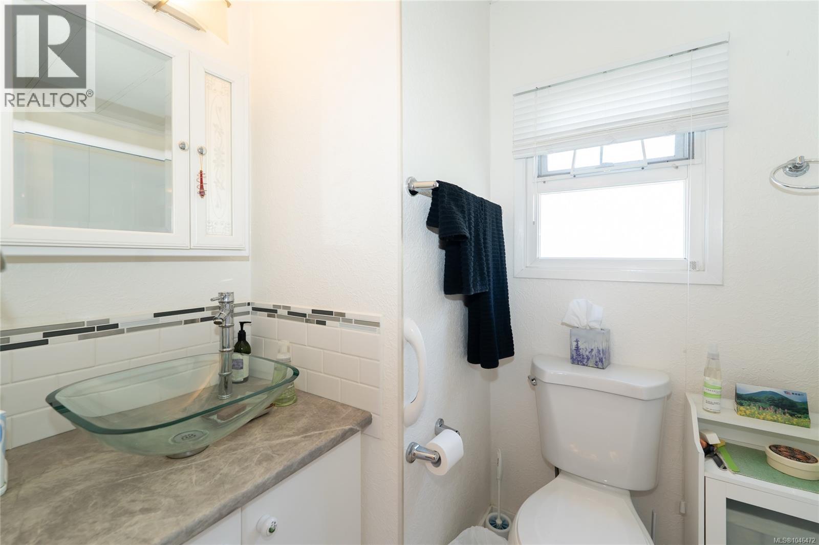 9392 Brookwood Dr, Sidney, British Columbia  V8L 4H3 - Photo 28 - 1046472