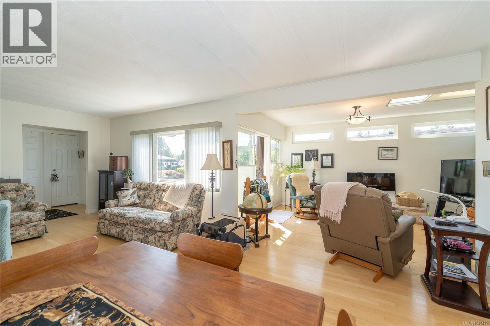 9392 Brookwood Dr, Sidney, British Columbia  V8L 4H3 - Photo 9 - 1046472