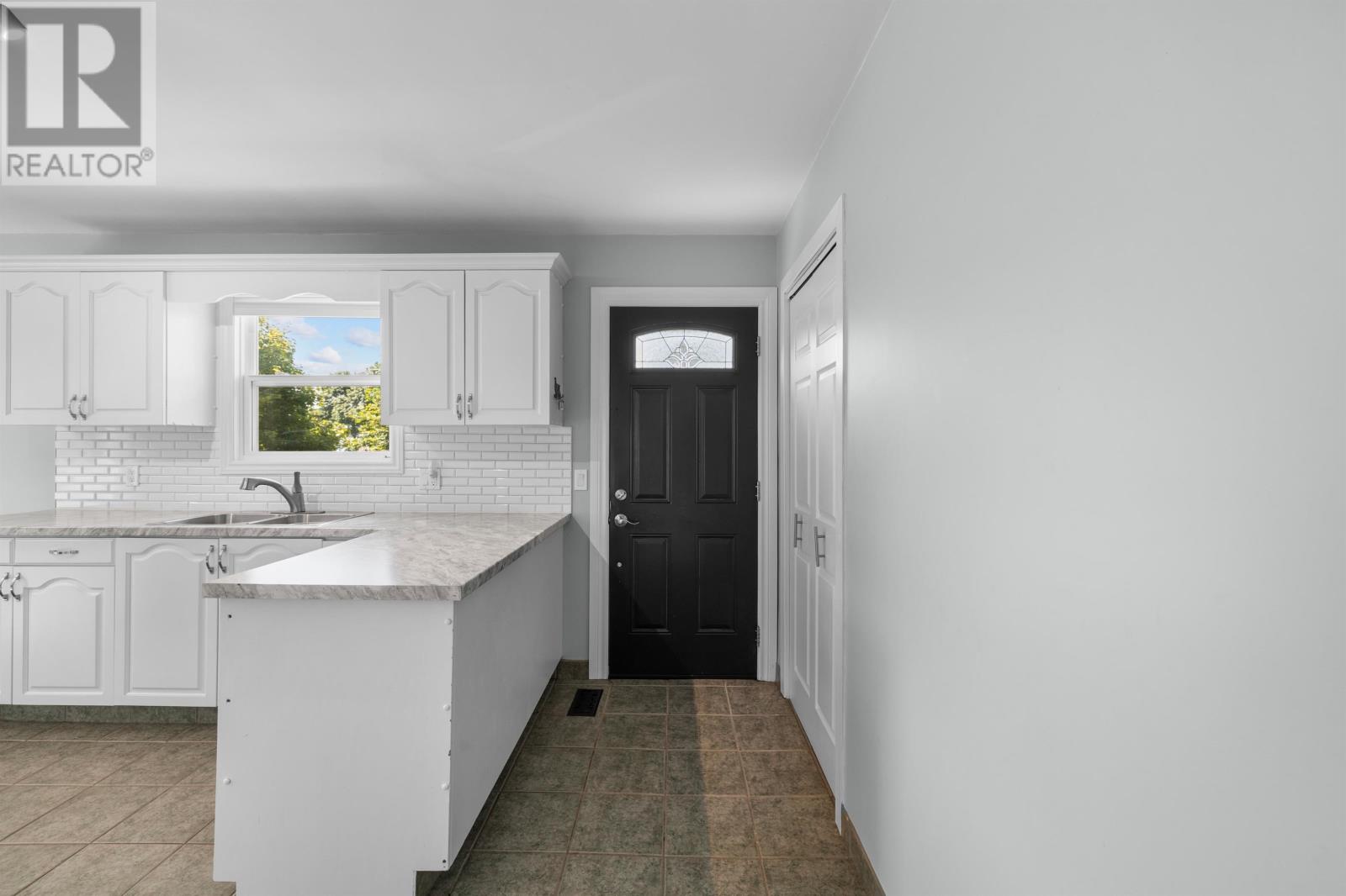 46 Westcomb Crescent, Charlottetown, Prince Edward Island  C1C 1B3 - Photo 4 - 202620239