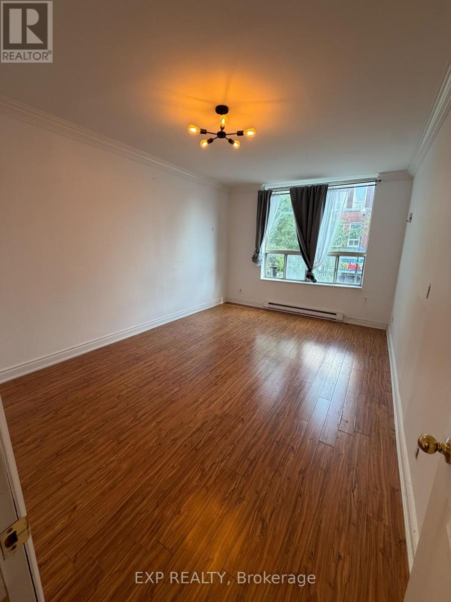 1 - 2878 Dundas Street W, Toronto, Ontario  M6P 1Y8 - Photo 4 - W13506008