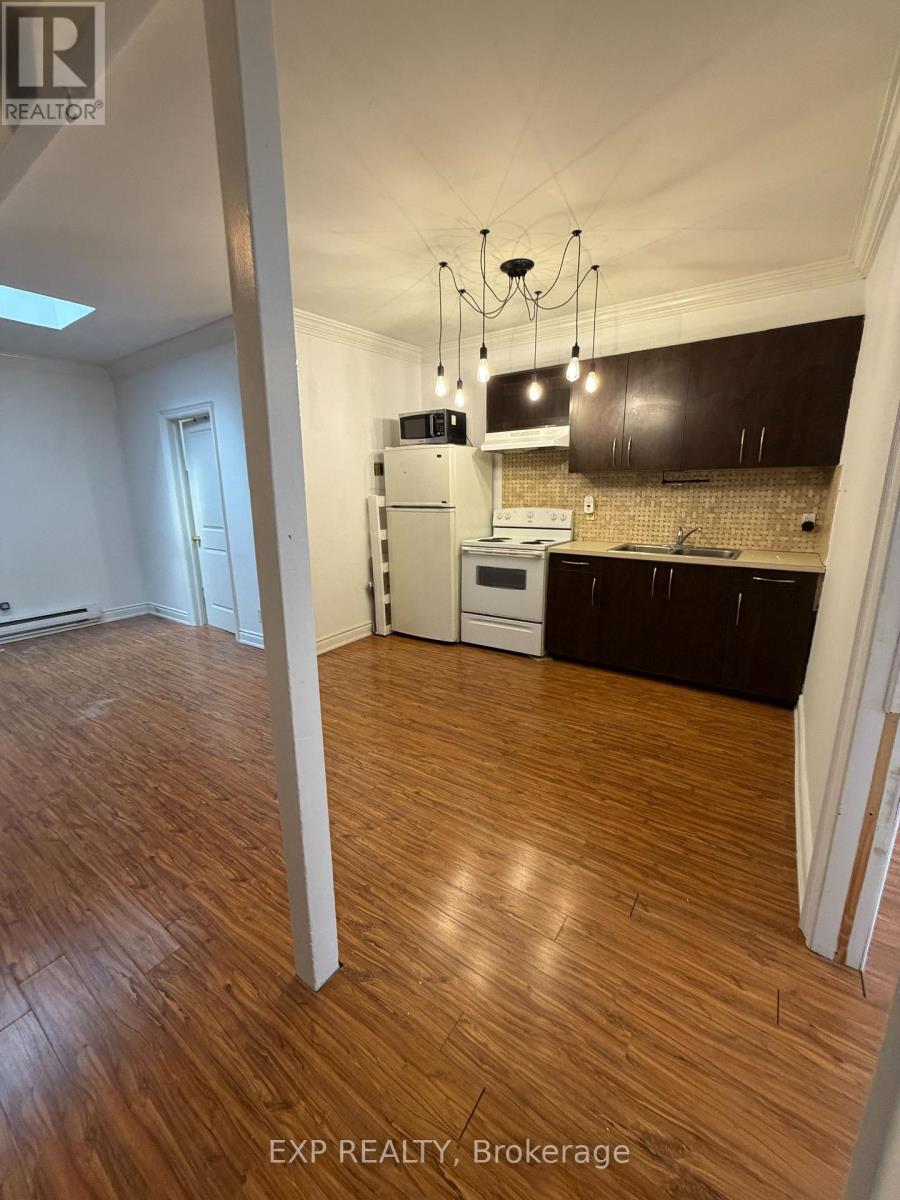 1 - 2878 Dundas Street W, Toronto, Ontario  M6P 1Y8 - Photo 3 - W13506008