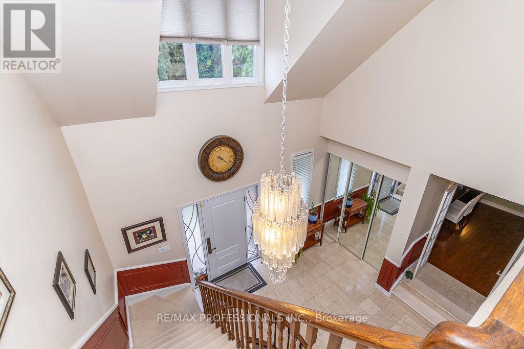 2604 Barrisdale Court, Mississauga, Ontario  L5N 2H2 - Photo 20 - W13654468