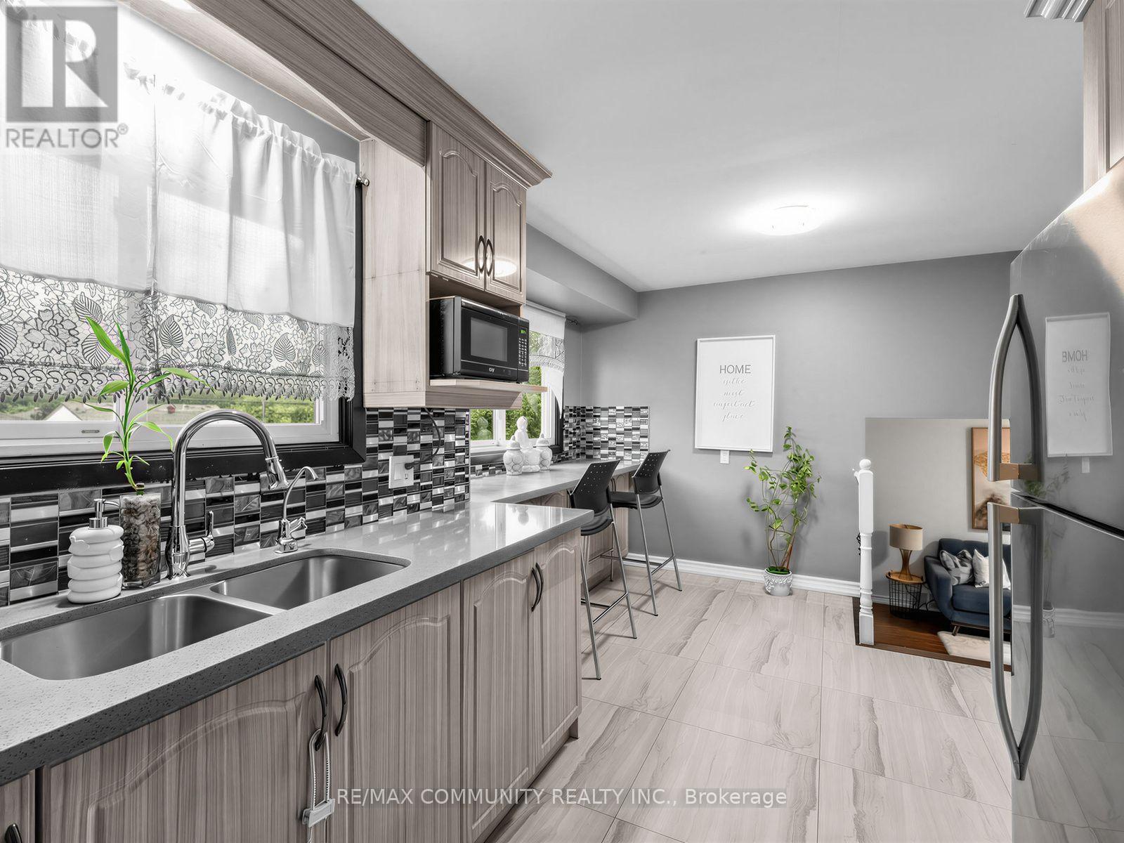 1397 Charles Drive, Burlington, Ontario  L7P 2C8 - Photo 13 - W13660956