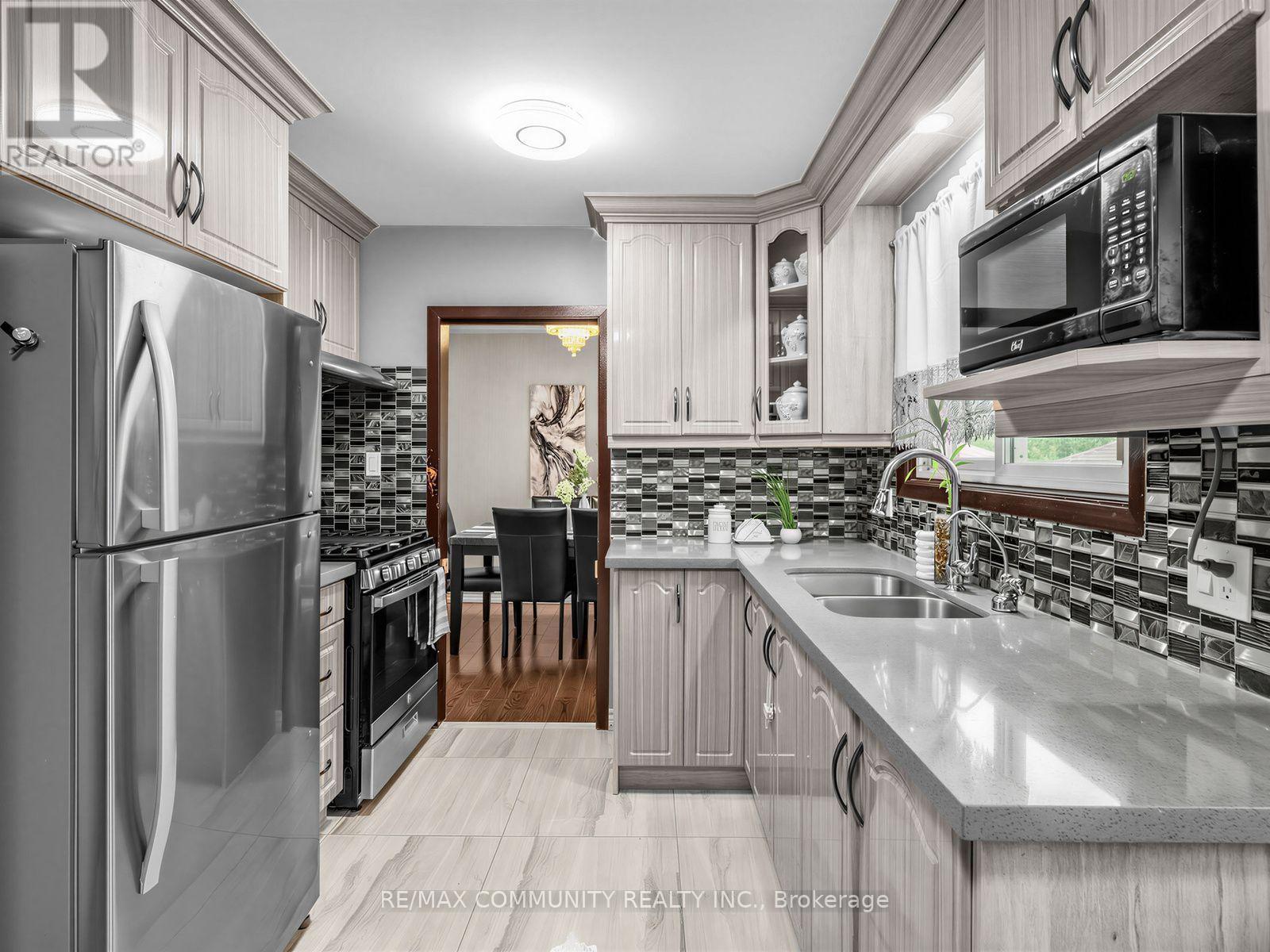 1397 Charles Drive, Burlington, Ontario  L7P 2C8 - Photo 17 - W13660956