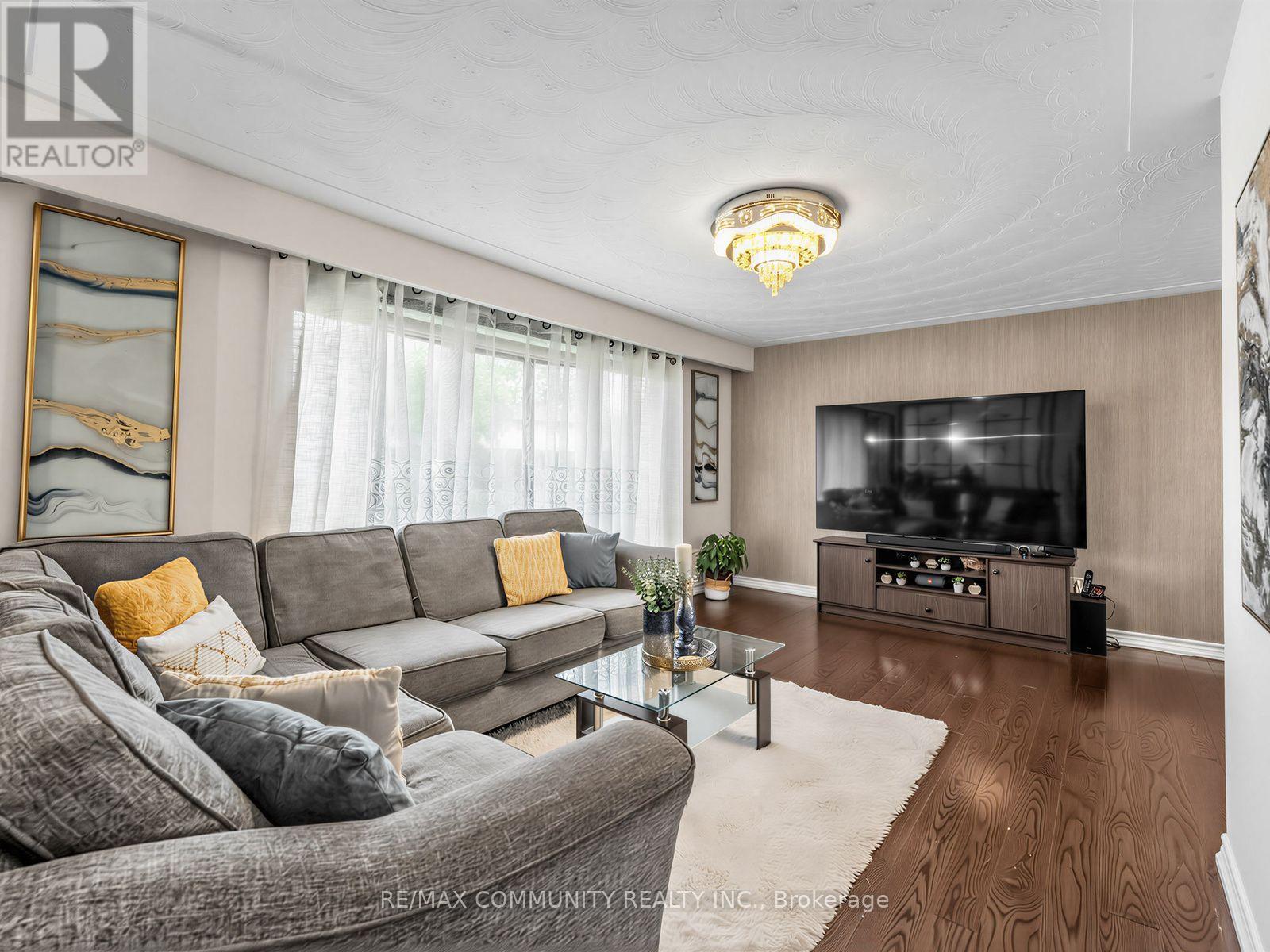 1397 Charles Drive, Burlington, Ontario  L7P 2C8 - Photo 6 - W13660956