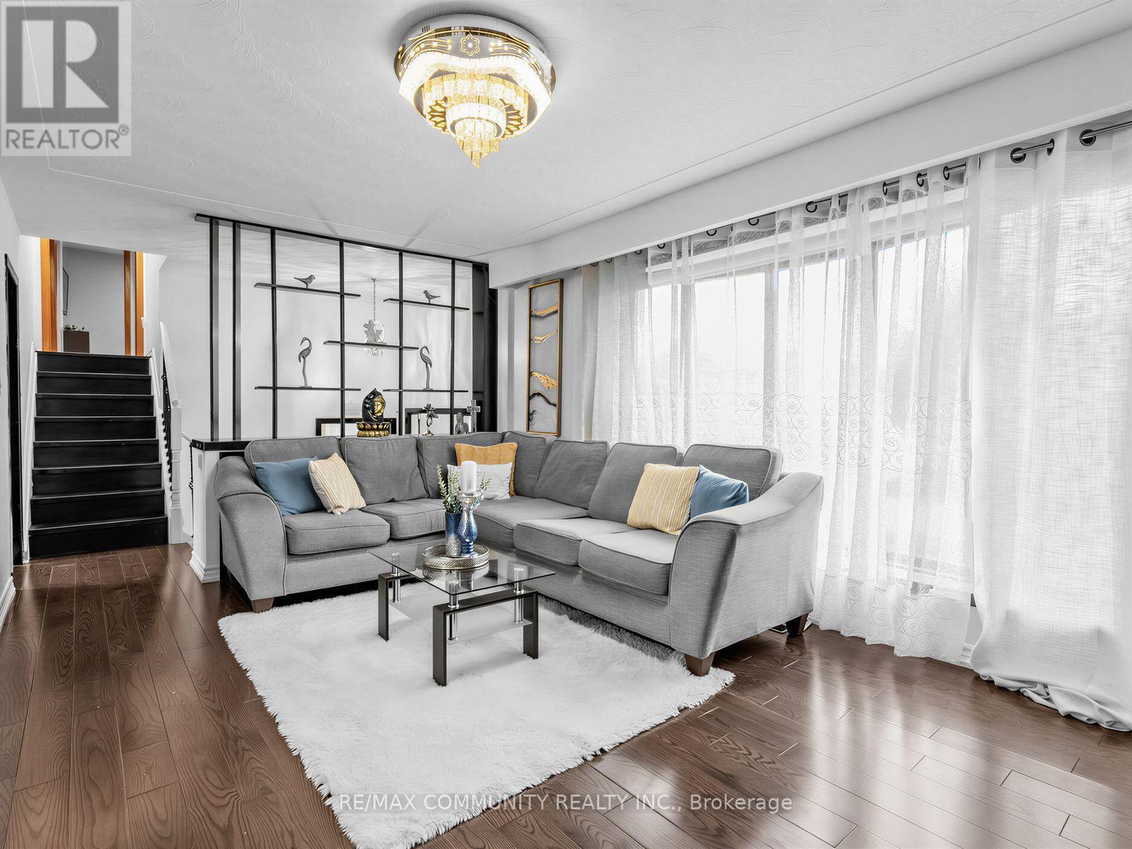 1397 Charles Drive, Burlington, Ontario  L7P 2C8 - Photo 7 - W13660956
