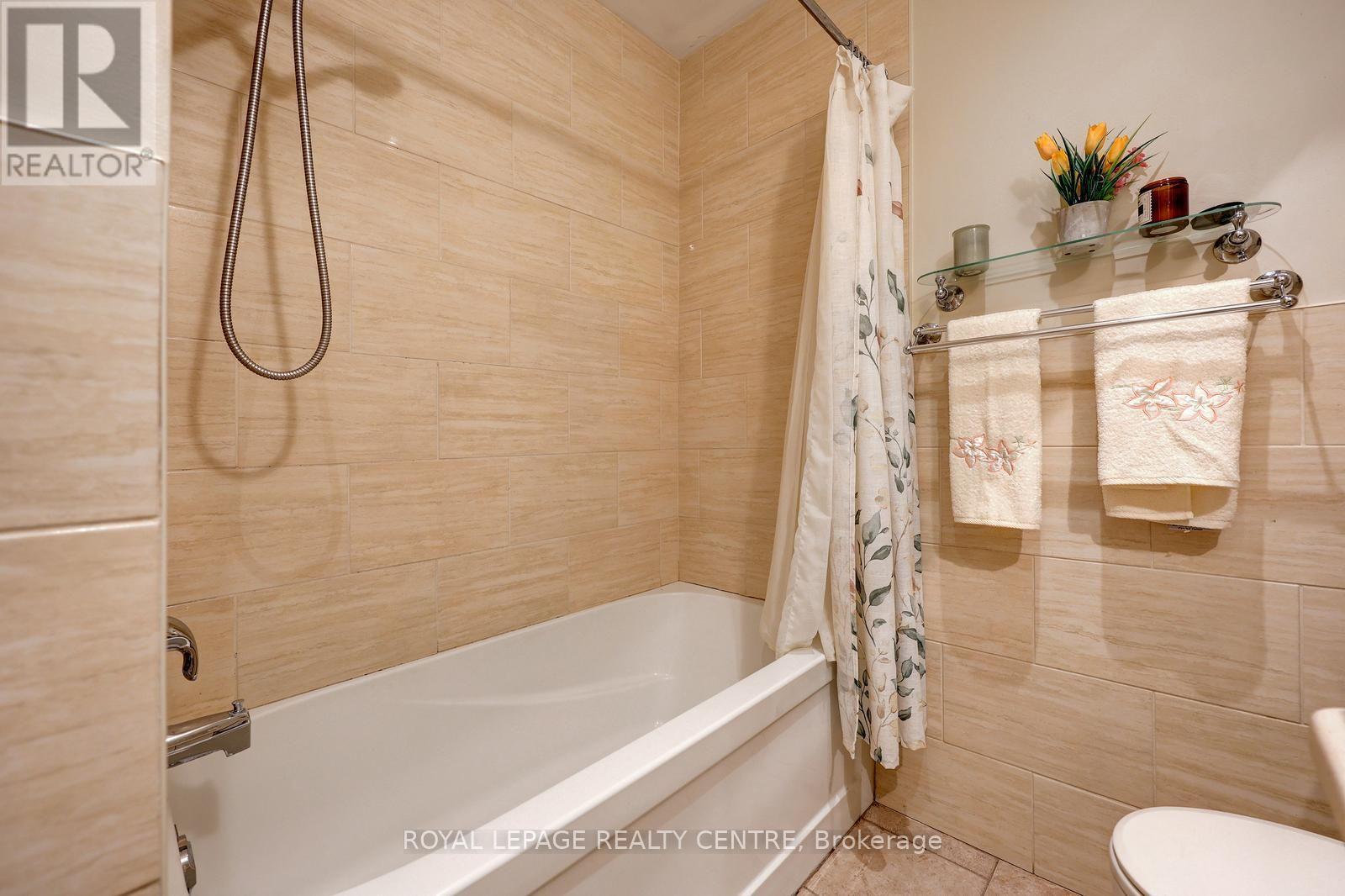 3422 Queenston Drive, Mississauga, Ontario  L5C 2G6 - Photo 21 - W13660964