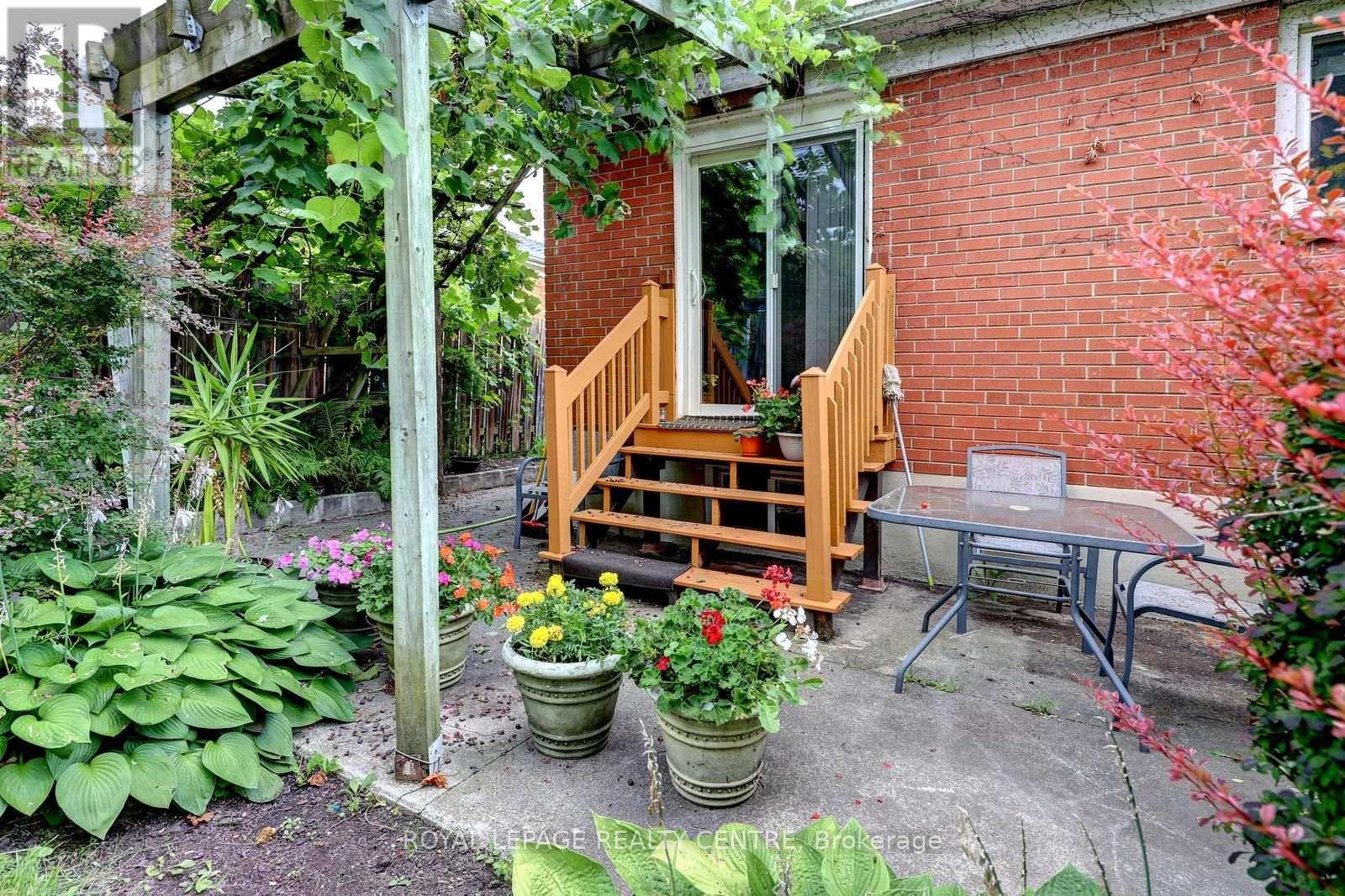 3422 Queenston Drive, Mississauga, Ontario  L5C 2G6 - Photo 39 - W13660964