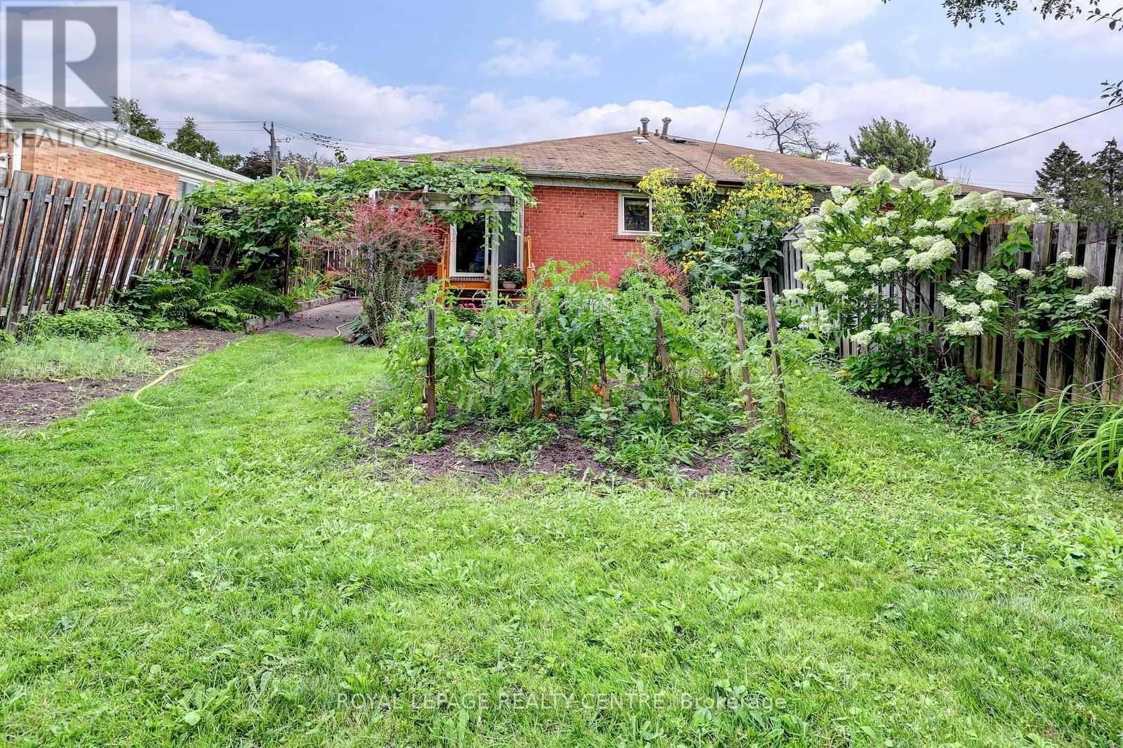3422 Queenston Drive, Mississauga, Ontario  L5C 2G6 - Photo 40 - W13660964