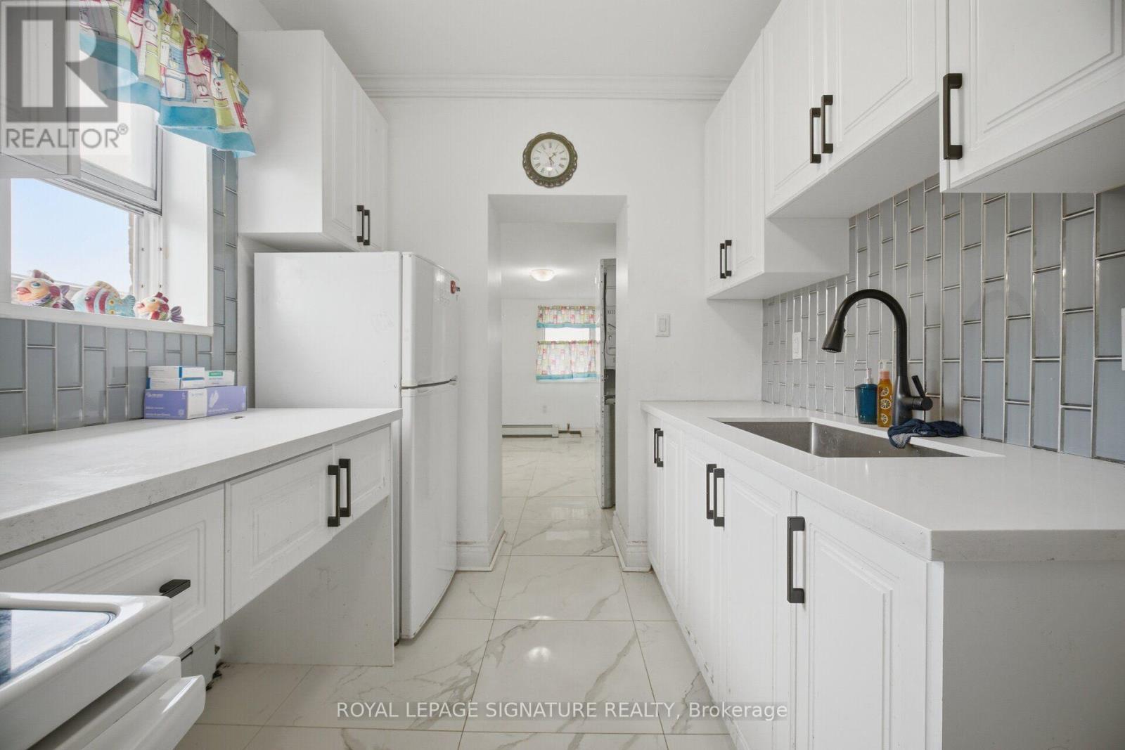 3331 Dundas Street W, Toronto, Ontario M6P 2A6 - Photo 10 - W13661000