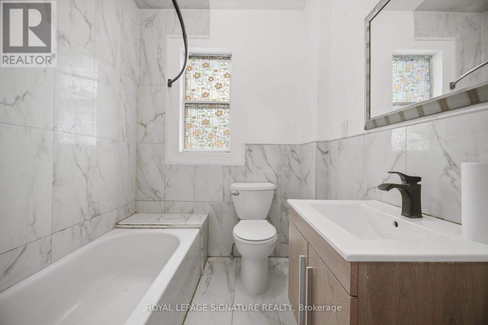 3331 Dundas Street W, Toronto, Ontario M6P 2A6 - Photo 12 - W13661000