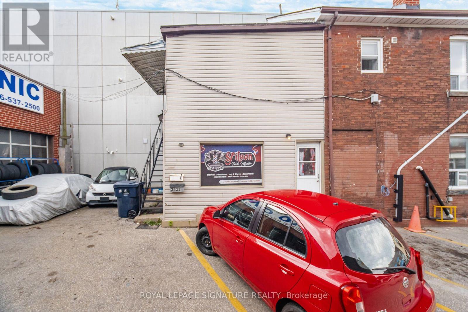 3331 Dundas Street W, Toronto, Ontario M6P 2A6 - Photo 2 - W13661000