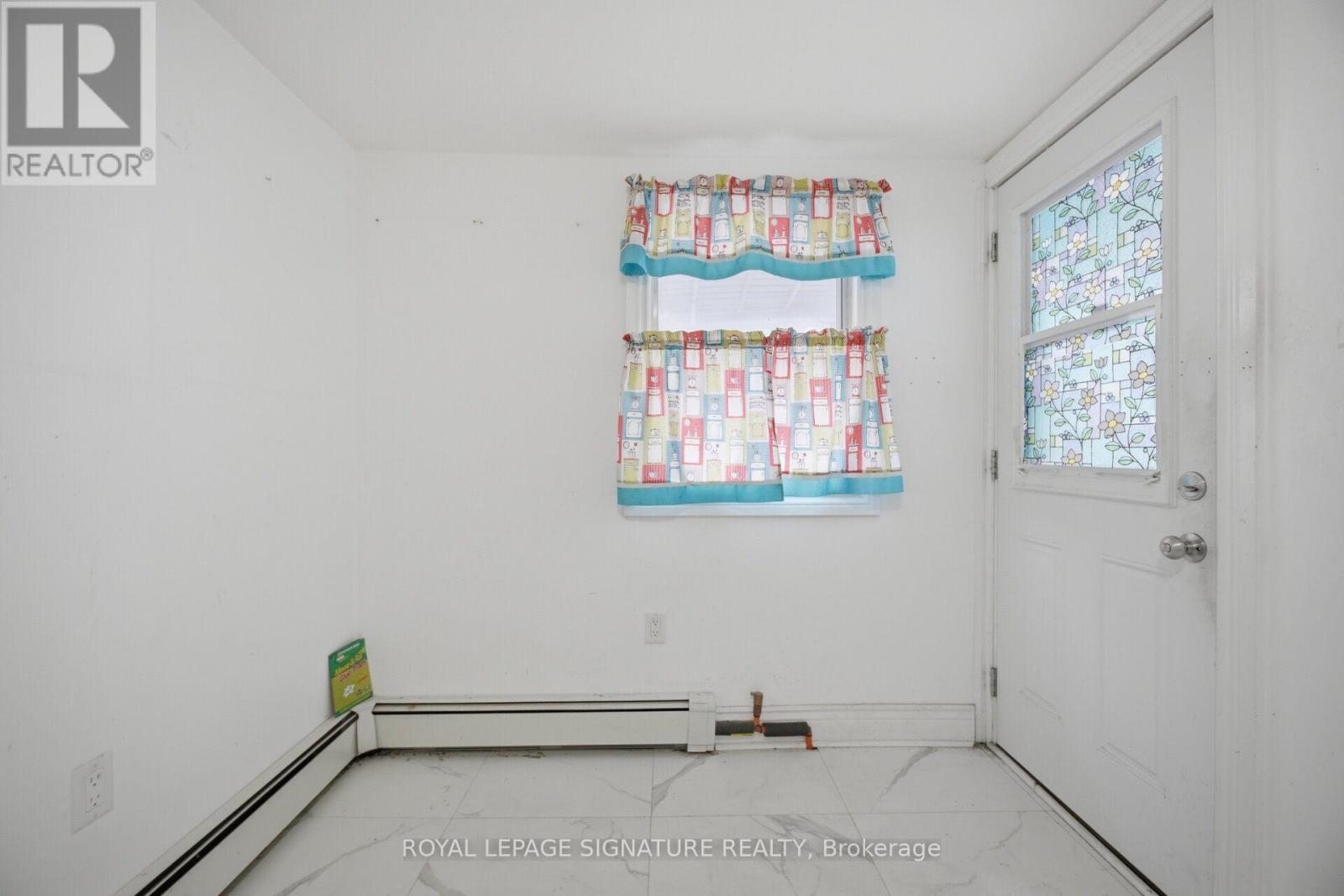 3331 Dundas Street W, Toronto, Ontario M6P 2A6 - Photo 6 - W13661000