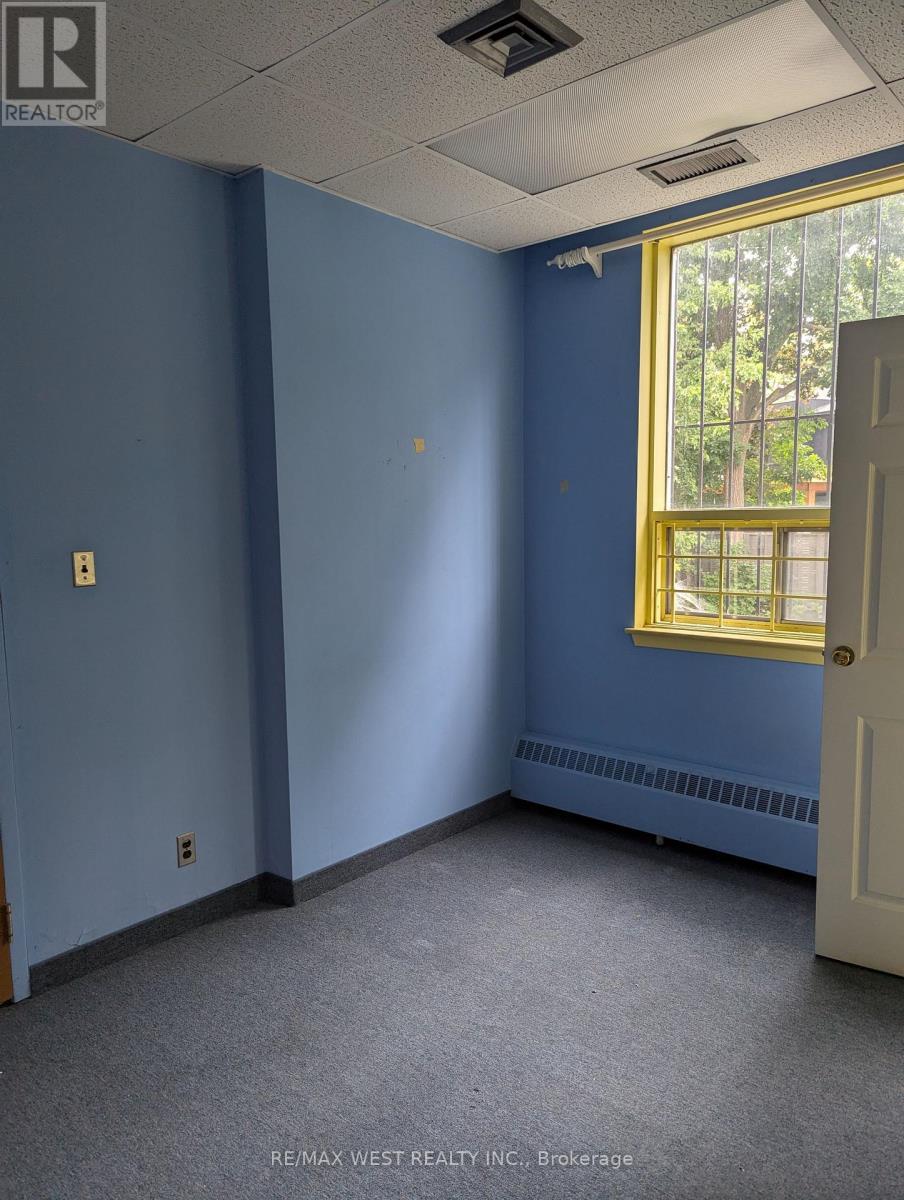 205 - 3269 Bloor Street W, Toronto, Ontario  M8X 1E2 - Photo 3 - W13661004