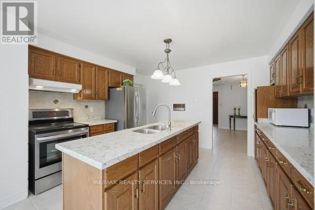 49 Turtlecreek Boulevard, Brampton, Ontario  L6W 3X8 - Photo 10 - W13661010